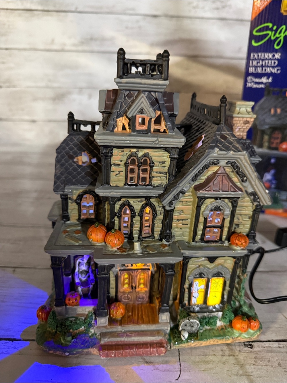 Lemax Spooky Town “Dreadful Manor” with box and adapter sound and light works